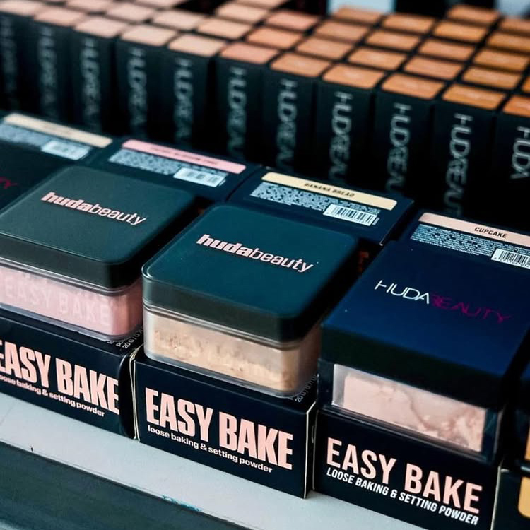 뉴 후다 이지 베이크 무향 루즈 베이킹 앤 세팅 파우더 - Huda Beauty Makeup Bag 리뷰 및 가격